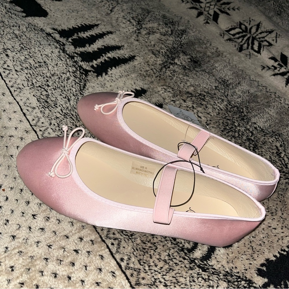 Blush pink satin ballet flats 🩰